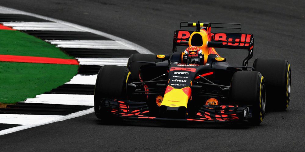 Max Verstappen: "Podemos encontrar mejoras para luchar el domingo con los coches de delante"