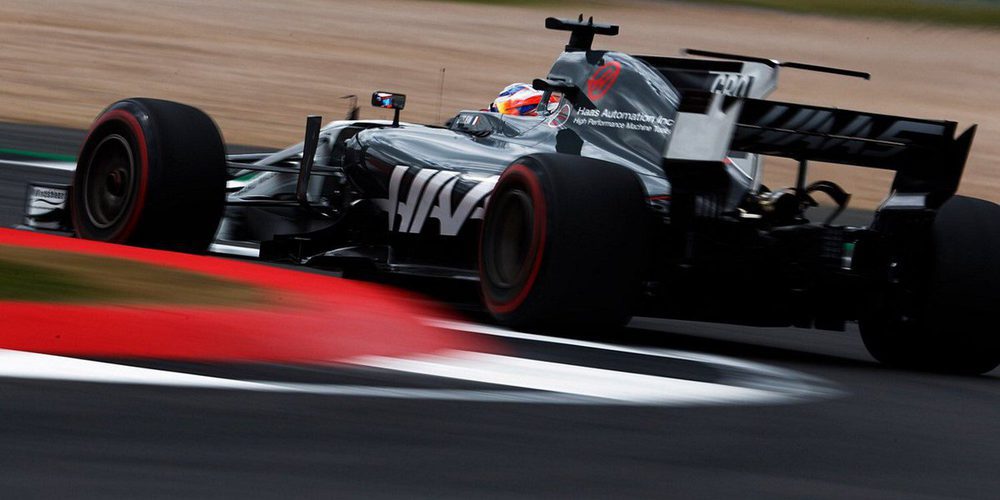 Romain Grosjean: "Nos está costando poner a funcionar los neumáticos"