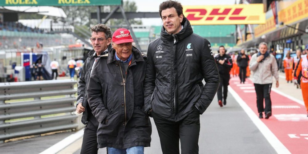 Toto Wolff: "Llegamos al punto medio del año y ambos campeonatos están equilibrados"