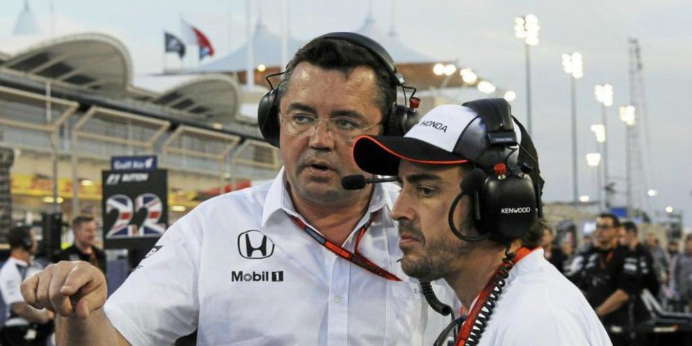 Eric Boullier: "Se puede ver en su día a día que Fernando Alonso quiere quedarse"