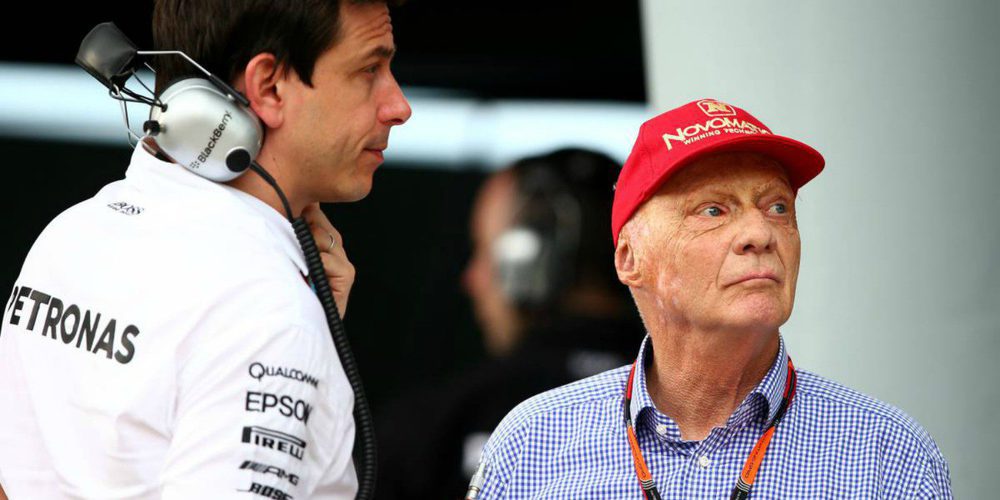 Niki Lauda elogia el rendimiento de Hamilton y define como "agresiva" la maniobra de Vettel