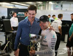 Toto Wolff descarta sustituir a Bottas por Ocon: "Valtteri cuenta con el apoyo de todo el equipo"