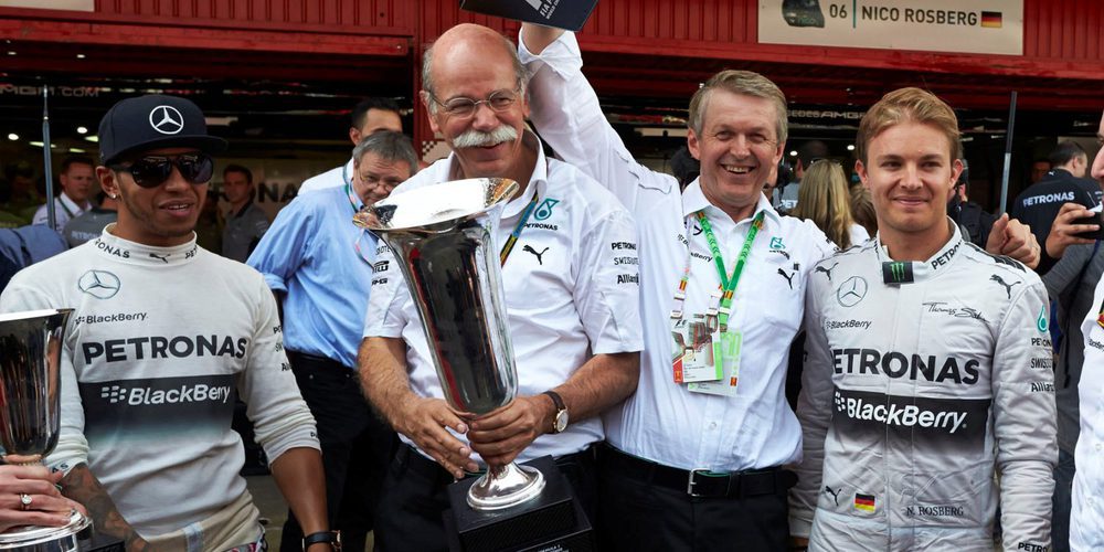 Dieter Zetsche, directivo de Mercedes:  "Necesitamos competidores más fuertes"