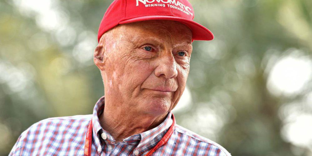 Niki Lauda no entiende que Liberty Media prescinda de las azafatas: "Es algo ridículo"