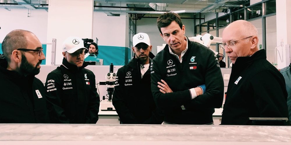 Toto Wolff explica por qué Mercedes no usó el neumático hiperblando en los test de Montmeló