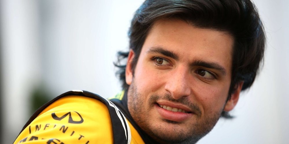 Carlos Sainz responde a Helmut Marko: "Mi padre me da consejos, pero no me dice cómo conducir"