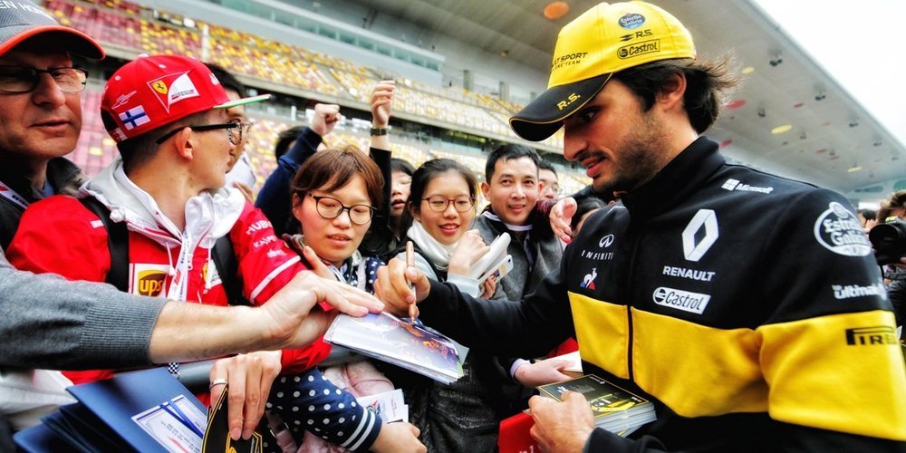 Carlos Sainz define a Hülkenberg como un piloto "condenadamente rápido"