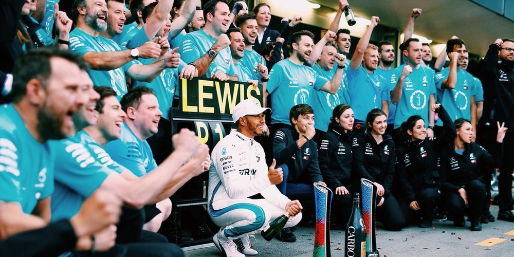 Lewis Hamilton: "Fue una carrera loca y emocionante, pero Valtteri se mereció ganar"