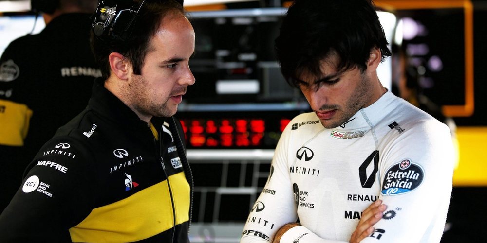 Carlos Sainz, sobre los neumáticos hiperblandos: "Son bastante impresionantes"