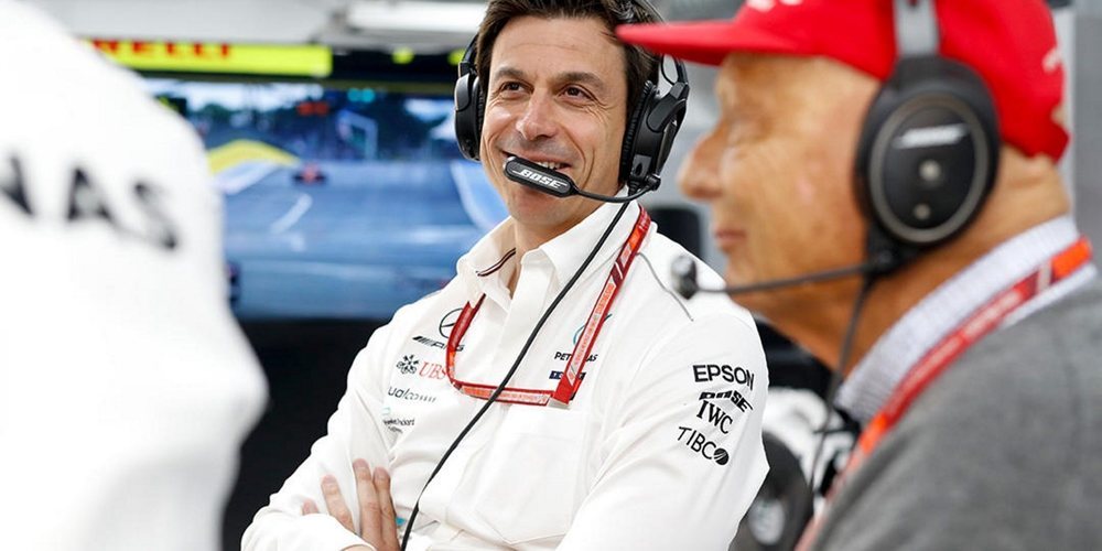 Wolff, tras el fallo del motor de Pérez: "Hay que ser muy cuidadoso y revisar todos los datos"