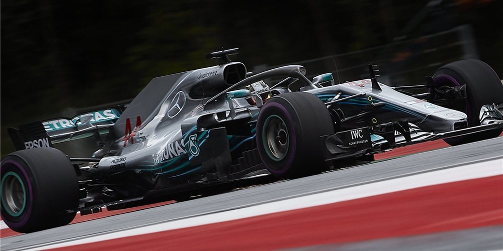 Lewis Hamilton: "Ha sido un día alentador, el coche lo he sentido muy bien con las mejoras"