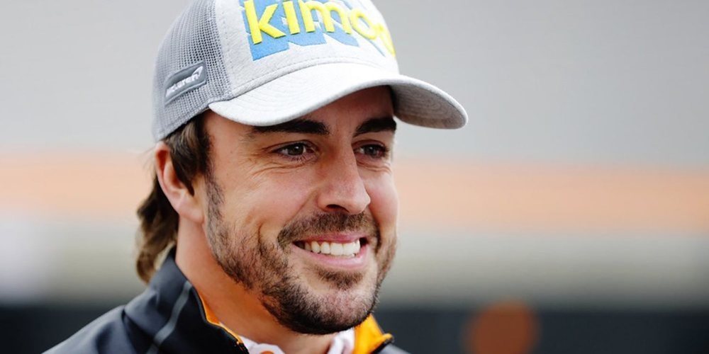 Fernando Alonso califica como "canción del verano" a las críticas vertidas por Christian Horner