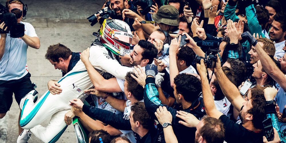 Lewis Hamilton: "Ahora afrontamos la última carrera sabiendo que somos leyendas"