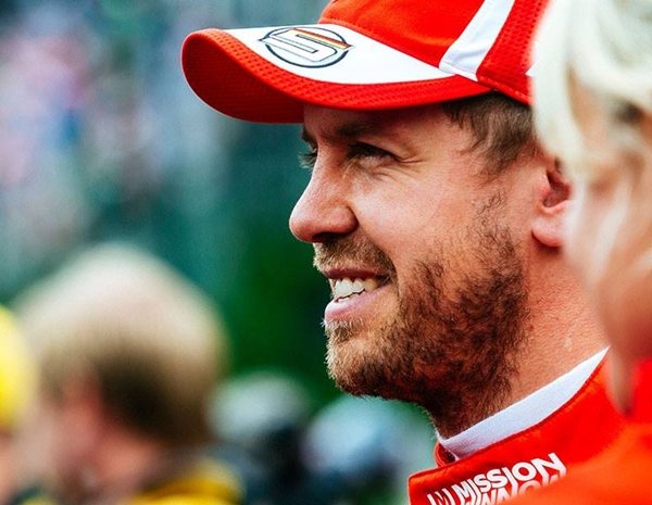 Vettel envía una carta a Ferrari: "Solo si permanecemos 