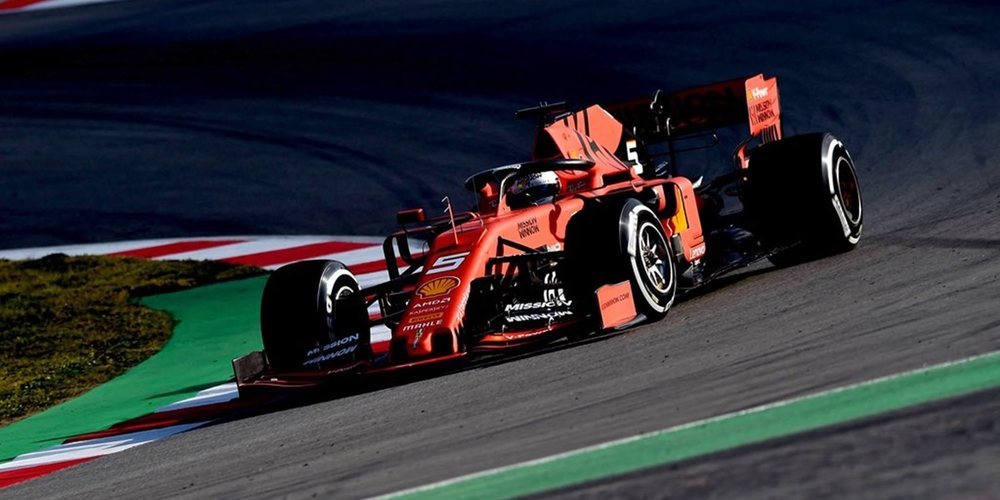 Sebastian Vettel dispara primero y lidera la jornada matutina de test en Barcelona