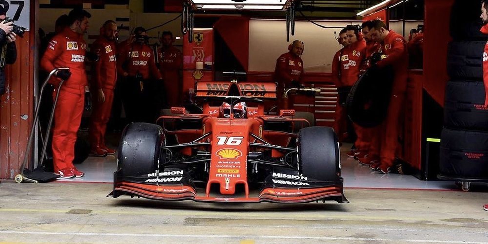 Charles Leclerc enseña músculo y lidera holgadamente la segunda mañana de test