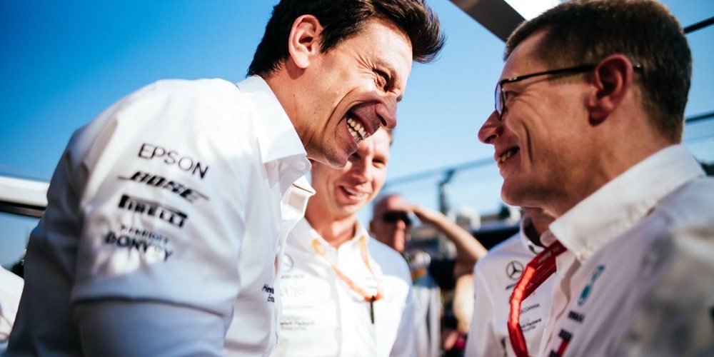 Toto Wolff no se fía de Ferrari: "Creo que se equivocaron de configuración en el monoplaza"