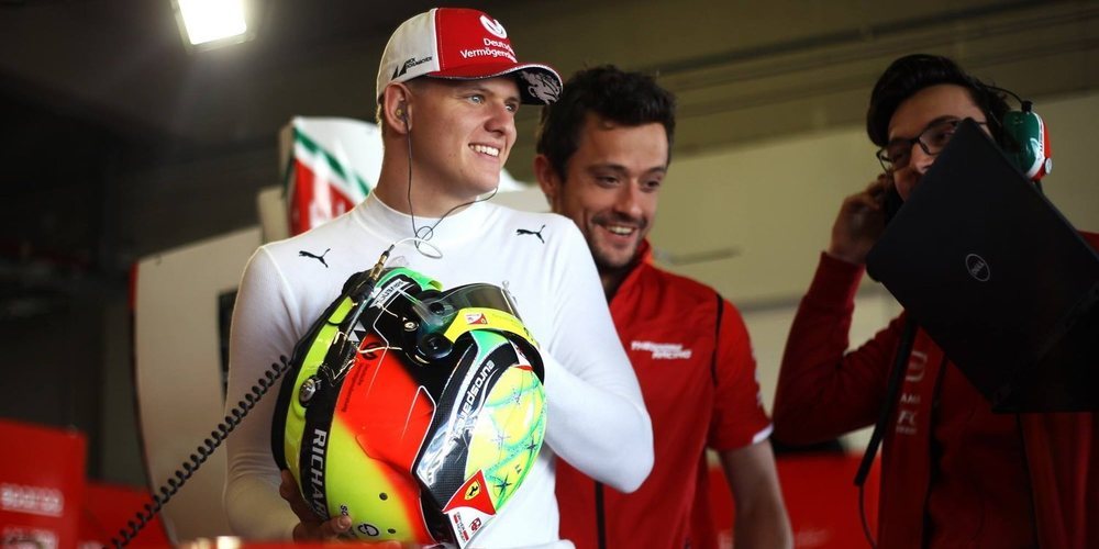 Jacques Villeneuve: "Si Mick Schumacher no es rápido, Ferrari acabará quemando su imagen"