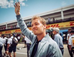 Nico Rosberg advierte a Bottas: "Si Hamilton se enfada, morderá como un pitbull"