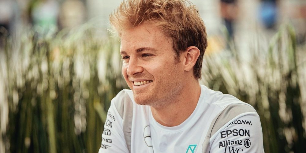 Nico Rosberg advierte a Bottas: "Si Hamilton se enfada, morderá como un pitbull"