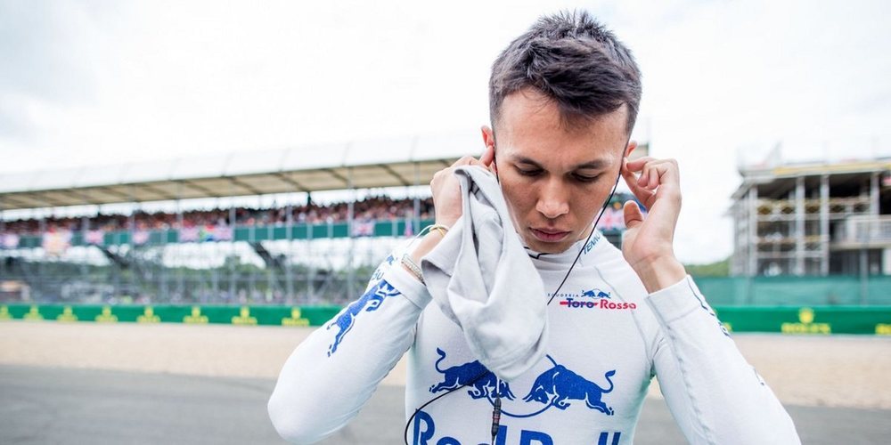 El talento de Albon coloca a la marca tailandesa, Moose, como nuevo patrocinador de Toro Rosso