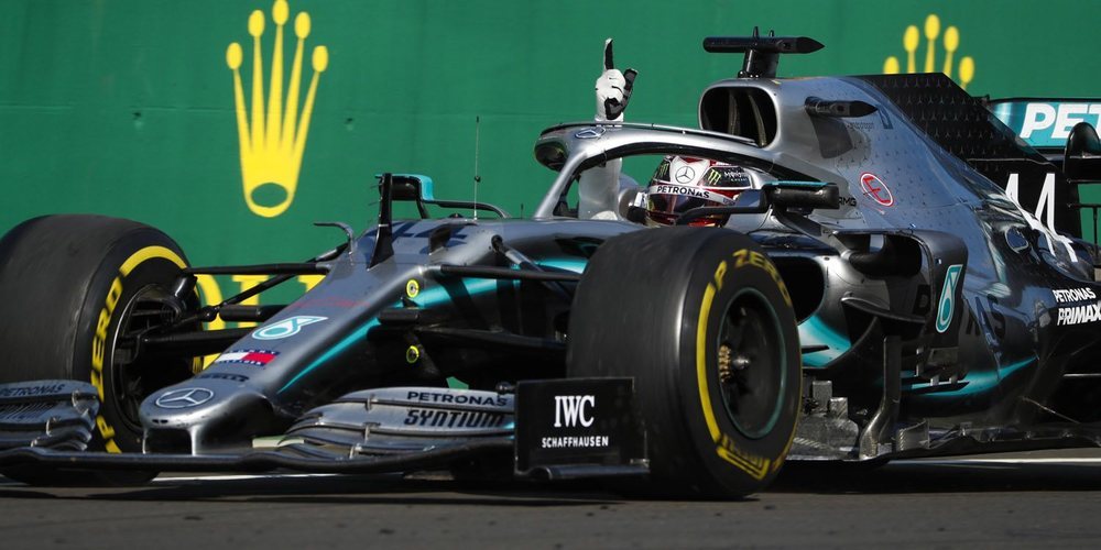 Lewis Hamilton se alza con el triunfo gracias a una inesperada estrategia de Mercedes en Hungría