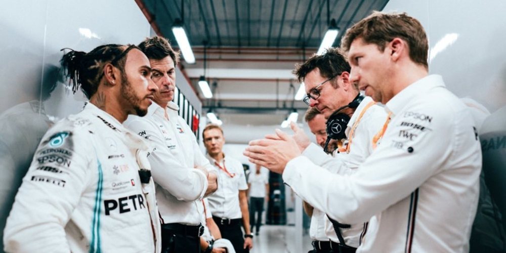 Lewis Hamilton: "En este equipo ganamos y perdemos juntos"