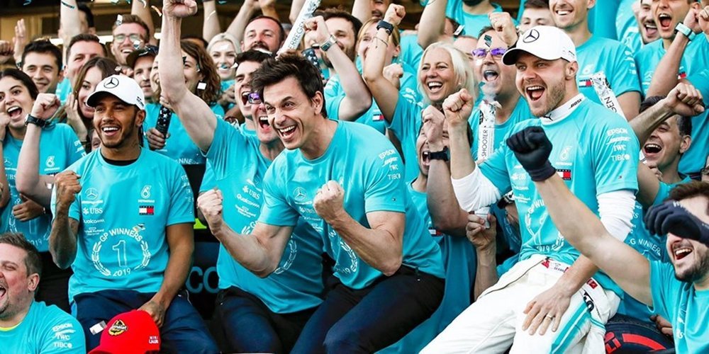 Toto Wolff: "Hamilton no tiene razones para pensar en otros equipos"