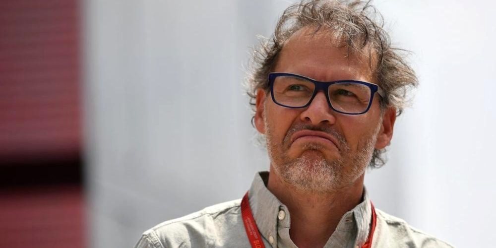 Jacques Villeneuve cree que Hamilton debería superar a Schumacher pilotando un Ferrari