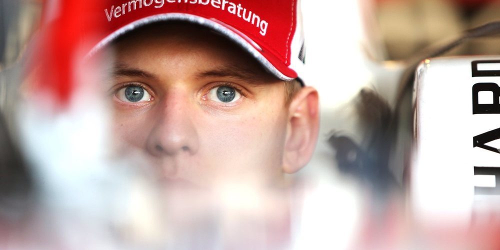 Johnny Herbert, sobre Mick Schumacher: "2020 será una temporada importante para él"