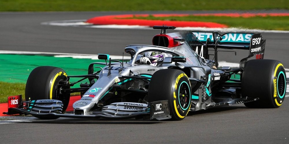 Lewis Hamilton, contento tras su primera toma de contacto con el W11: "Ha respondido bien"