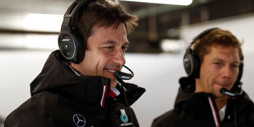 Toto Wolff confirma que está negociando su renovación con Mercedes: "Es mi prioridad"