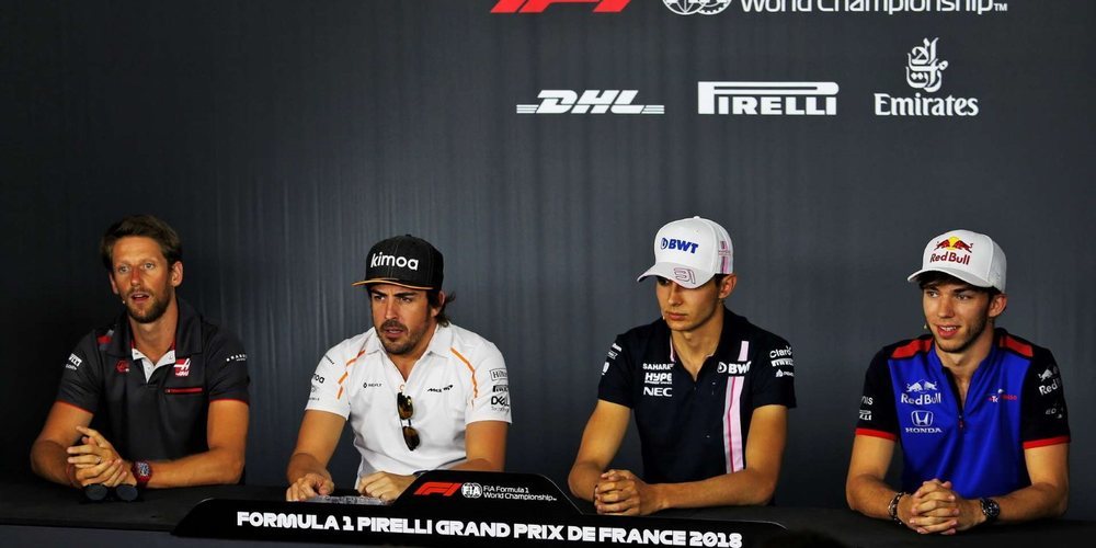 Los pilotos de Renault decantan la balanza hacia Fernando Alonso como compañero
