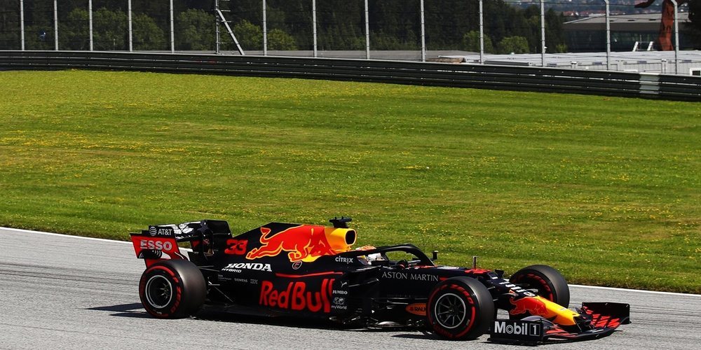 Verstappen avisa en casa de Red Bull en los libres 2