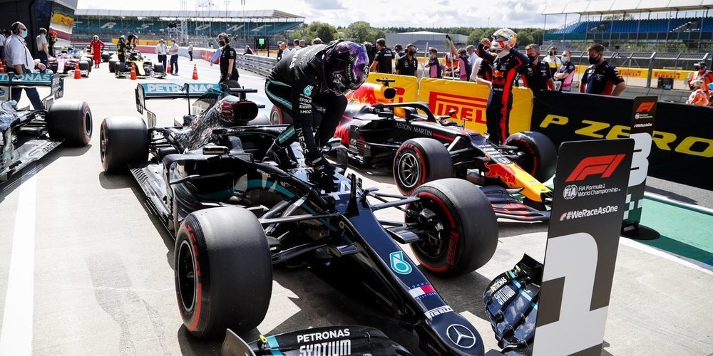 Mercedes vapulea a sus rivales en Clasificación bajo el mandato de Lewis Hamilton