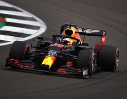 Ross Brawn: "La decisión de parar a Verstappen en la penúltima vuelta les ha costado la carrera"