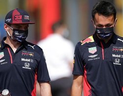 Hamilton: "Red Bull tiene un coche competitivo y solo Verstappen está haciendo un buen trabajo"