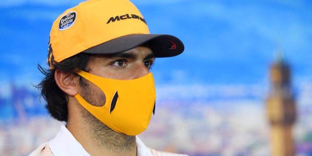 Sainz, sobre Pérez: "No hay razón por la que tenga que marcharse del equipo, pero en F1 hay otros intereses"