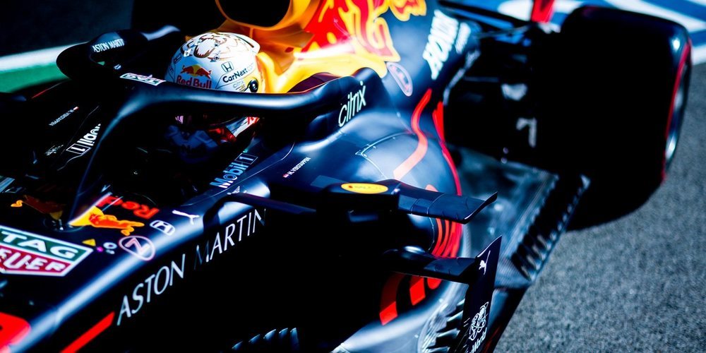 Eddie Jordan: "Si Verstappen compartiera garaje con alguien como Hamilton, sería capaz de batirle"