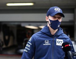 Kvyat no quiere distraerse con lo que suceda en el futuro, solo piensa en las carreras restantes