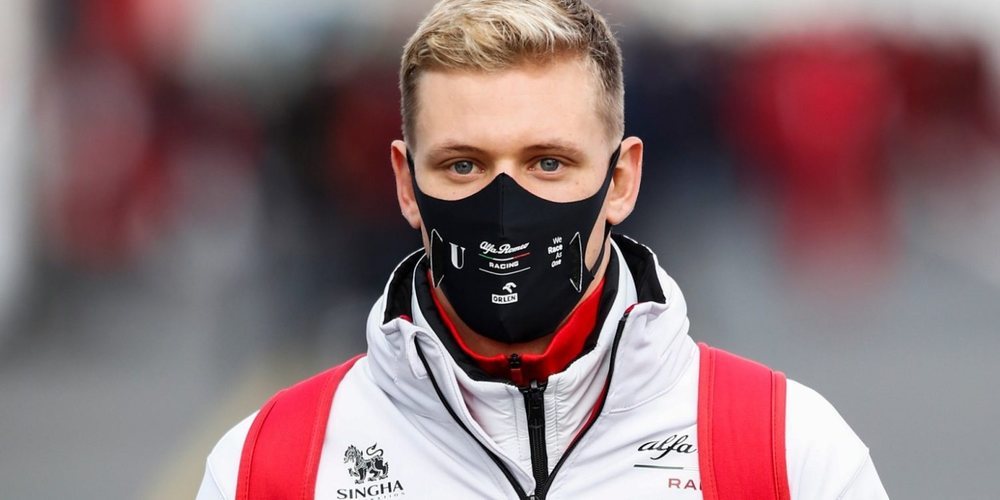 Kevin Magnussen: "Creo que Mick está en la lista de Haas, sería genial para el equipo"