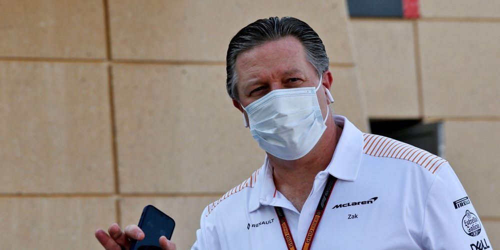 Zak Brown: "No tenemos a nadie en el programa junior porque no tendríamos asiento disponible"