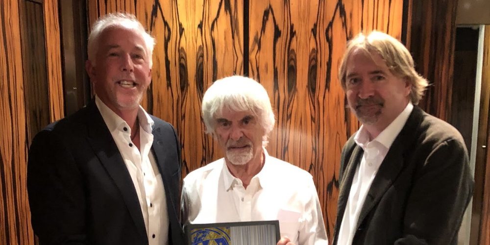 Ecclestone se hace con una colección sobre Ferrari creada por Mark Dickens y Keith Sutton