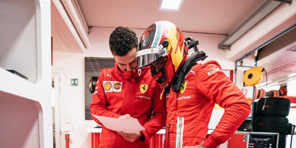 Carlos Sainz: "Ferrari y todos los que no son Mercedes deberían concentrarse más en 2022"