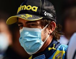 Fernando Alonso apela a la nostalgia con el diseño de su nuevo casco