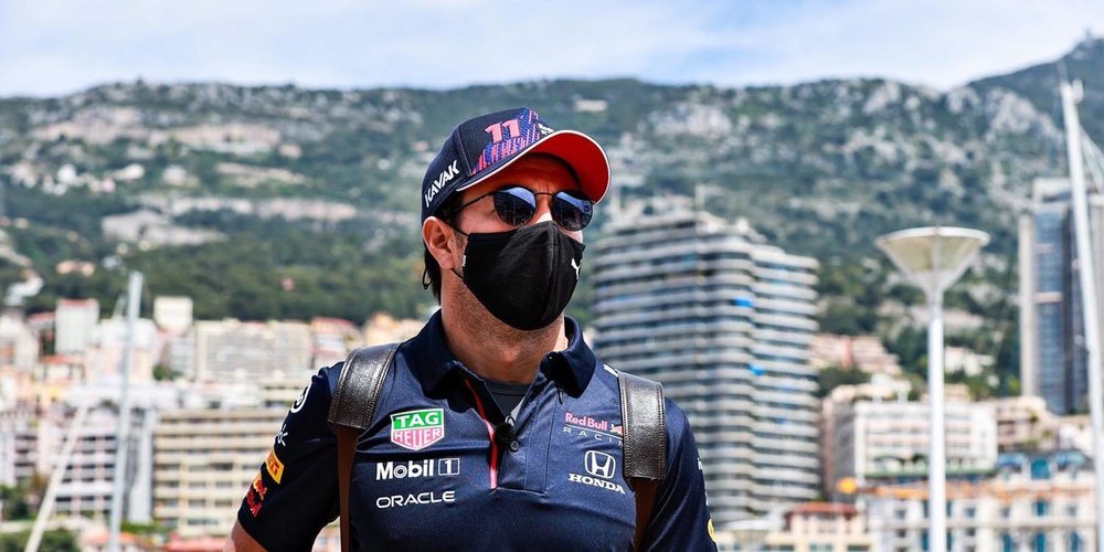 Villeneuve: "Pérez está, al menos, al nivel de Bottas en cuanto a pilotaje; en algún momento, cambiará"