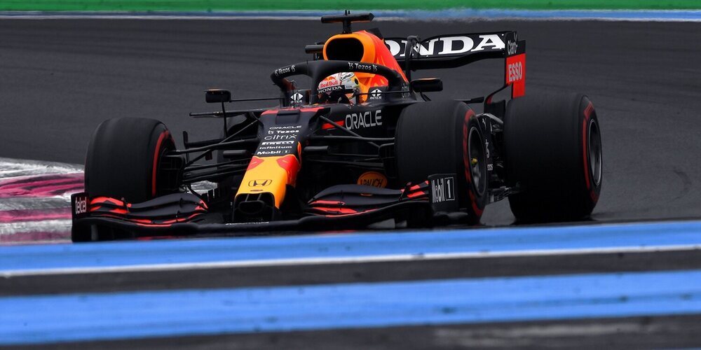 Zarpazo de Verstappen a los Mercedes tras alzarse con su segunda Pole de la temporada