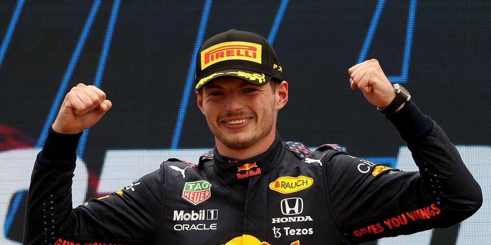 Verstappen: "Ganar esta carrera ha sido un esfuerzo increíble; es fantástico estar en el podio con Checo"