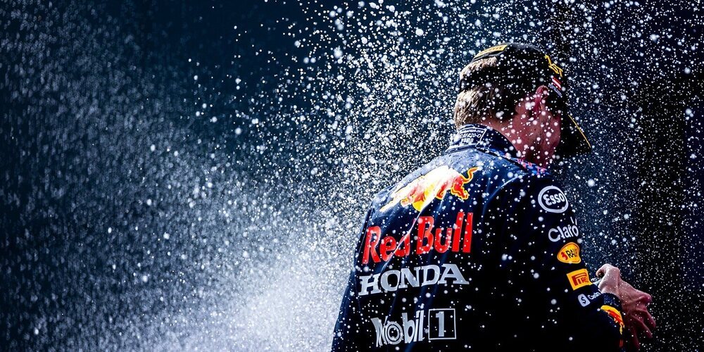 Ross Brawn: "Verstappen está trabajando bien en Red Bull y tiene madera de campeón del mundo"