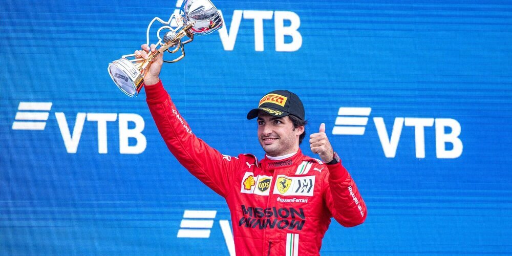 OPINIÓN: Cuando Sainz brilla con luz propia, pero algunos le tratan como la "versión mala" de Alonso